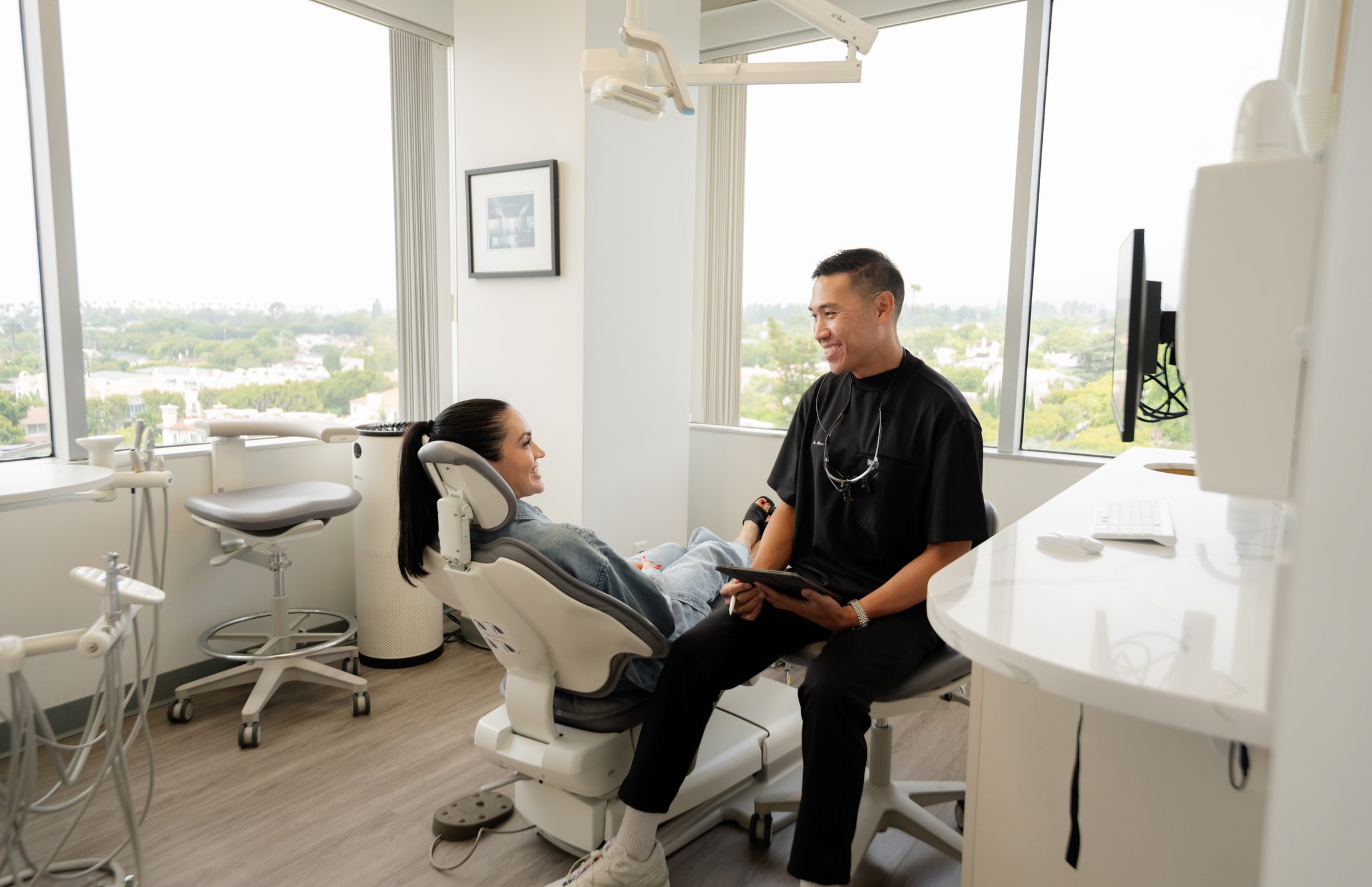 The SCHUSTER AND OCHOCO DENTAL reception area