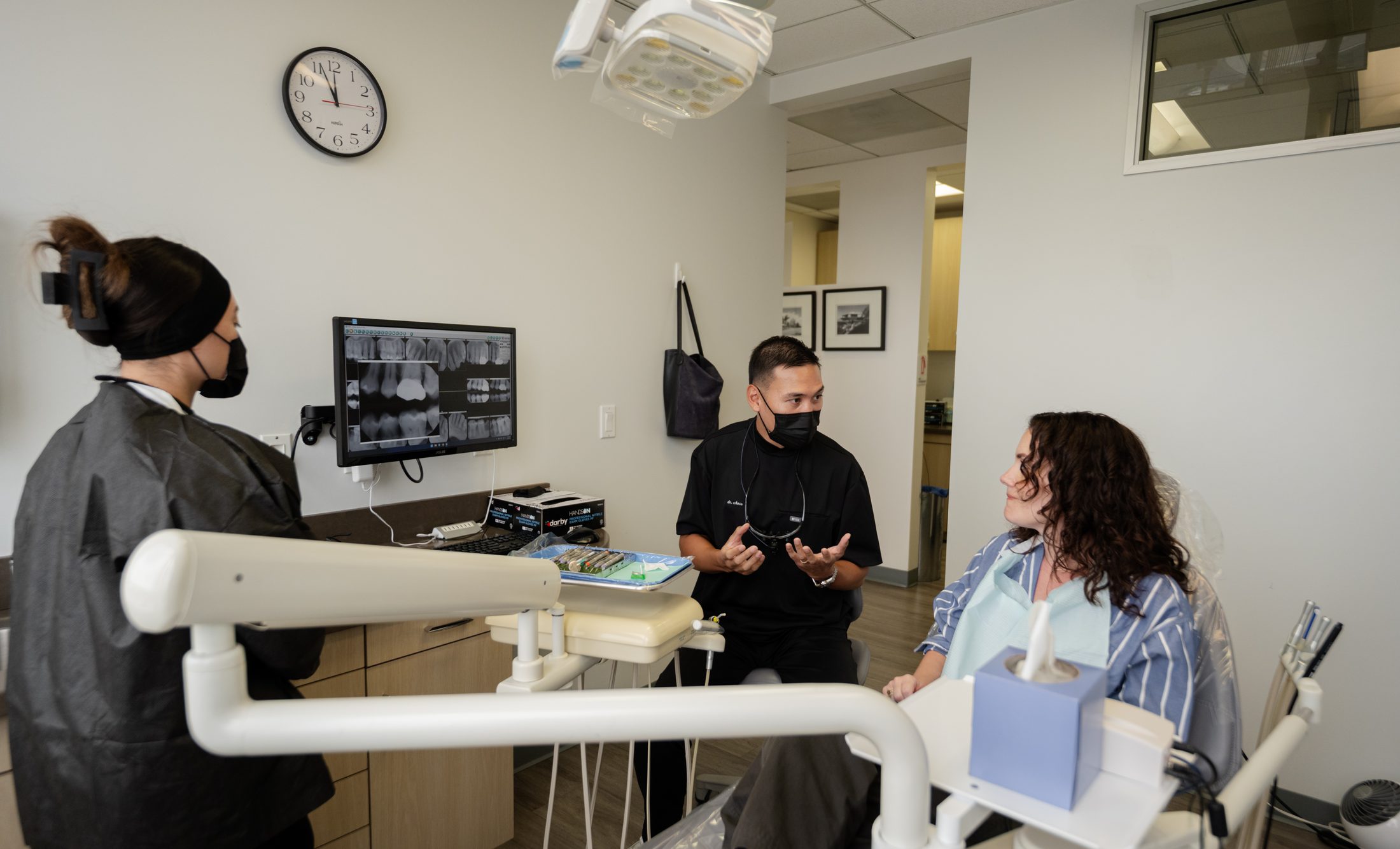 The SCHUSTER AND OCHOCO DENTAL waiting area